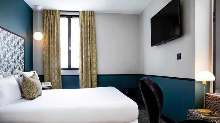 Paris Lafayette Hotel Room