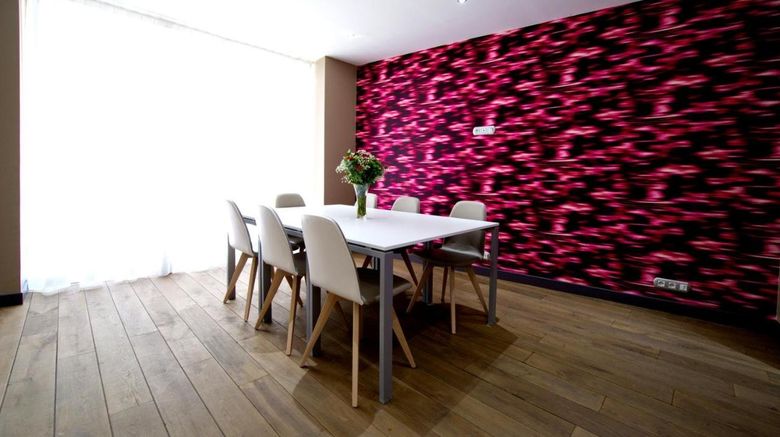 <b>Serotel Suites Opera Meeting</b>. Images powered by <a href="https://www.leonardoworldwide.com/" title="Leonardo Worldwide" target="_blank">Leonardo</a>.