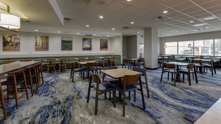 Fairfield Inn & Suites Hutchinson Restaurant