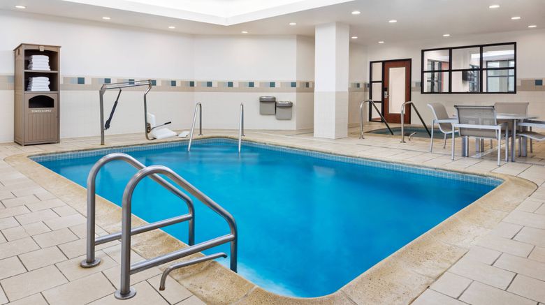 <b>Courtyard by Marriott Stamford Downtown Pool</b>. Images powered by <a href="https://www.leonardoworldwide.com/" title="Leonardo Worldwide" target="_blank">Leonardo</a>.