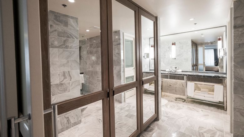 <b>The St. Regis Aspen Resort Room</b>. Images powered by <a href="https://www.leonardoworldwide.com/" title="Leonardo Worldwide" target="_blank">Leonardo</a>.