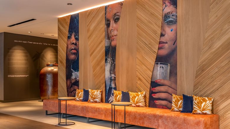 <b>Courtyard by Marriott Cologne Lobby</b>. Images powered by <a href="https://www.leonardoworldwide.com/" title="Leonardo Worldwide" target="_blank">Leonardo</a>.