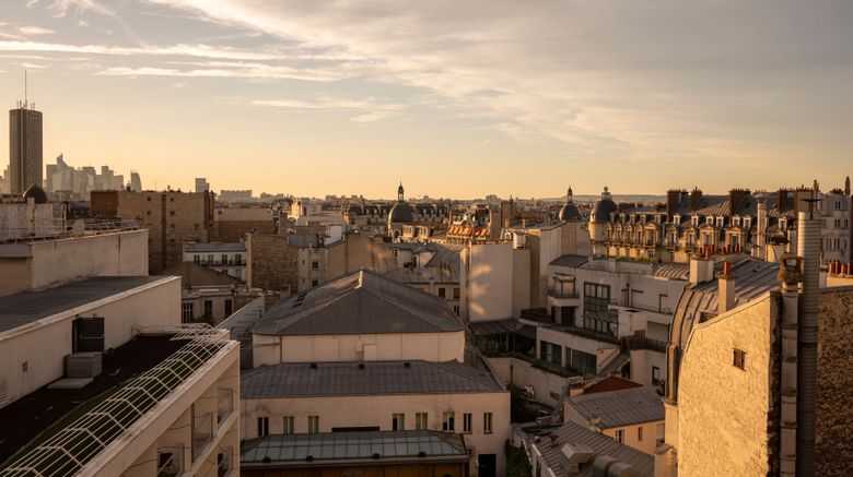 <b>Renaissance Paris Arc de Triomphe Hotel Suite</b>. Images powered by <a href="https://www.leonardoworldwide.com/" title="Leonardo Worldwide" target="_blank">Leonardo</a>.