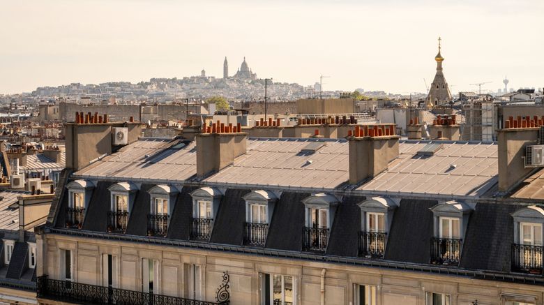 <b>Renaissance Paris Arc de Triomphe Hotel Suite</b>. Images powered by <a href="https://www.leonardoworldwide.com/" title="Leonardo Worldwide" target="_blank">Leonardo</a>.
