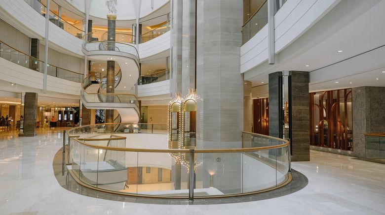 <b>Lotte Hotel World Lobby</b>. Images powered by <a href="https://www.leonardoworldwide.com/" title="Leonardo Worldwide" target="_blank">Leonardo</a>.