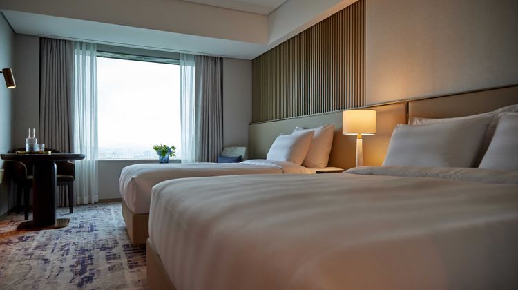 Lotte Hotel World Room