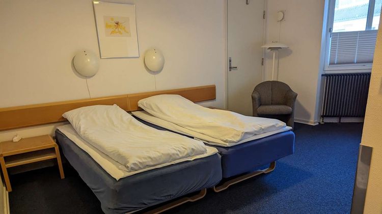 Bechs Hotel Room