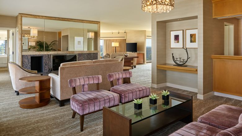 <b>The Westin Kansas City at Crown Center Room</b>. Images powered by <a href="https://www.leonardoworldwide.com/" title="Leonardo Worldwide" target="_blank">Leonardo</a>.
