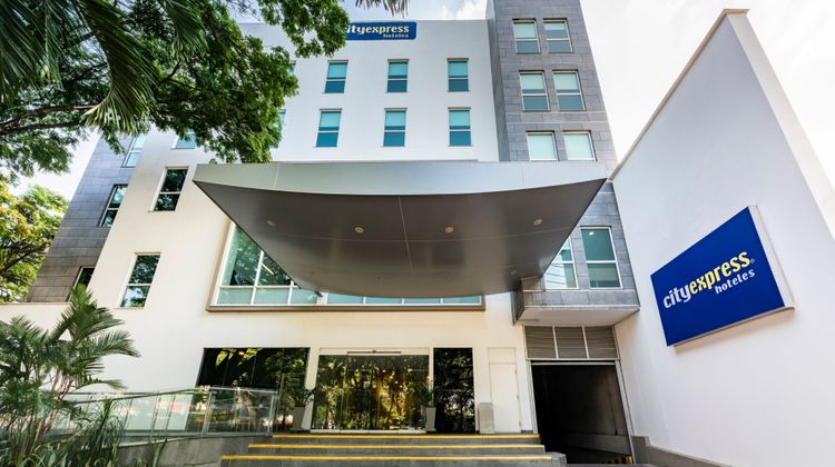 City Express Plus by Marriott Exterior
