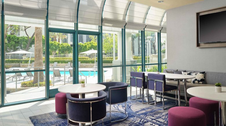 <b>Costa Mesa Marriott Pool</b>. Images powered by <a href="https://www.leonardoworldwide.com/" title="Leonardo Worldwide" target="_blank">Leonardo</a>.