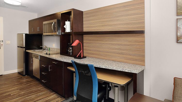 TownePlace Suites Grove City Mercer Room