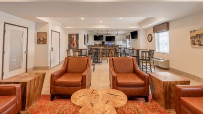 Landmark Suites