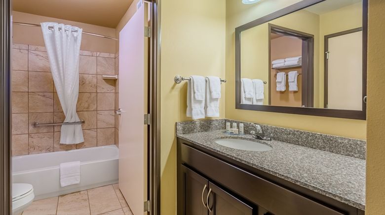 <b>Landmark Suites Room</b>. Images powered by <a href="https://www.leonardoworldwide.com/" title="Leonardo Worldwide" target="_blank">Leonardo</a>.
