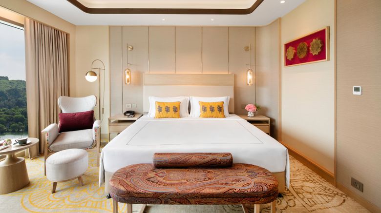 <b>Taj Lakefront Bhopal Suite</b>. Images powered by <a href="https://www.leonardoworldwide.com/" title="Leonardo Worldwide" target="_blank">Leonardo</a>.