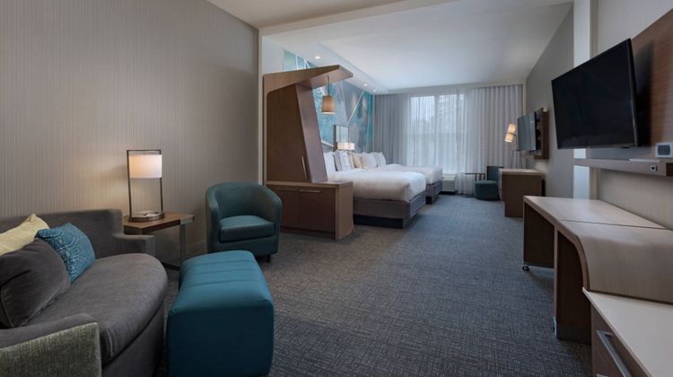 Courtyard Jackson Madison Suite