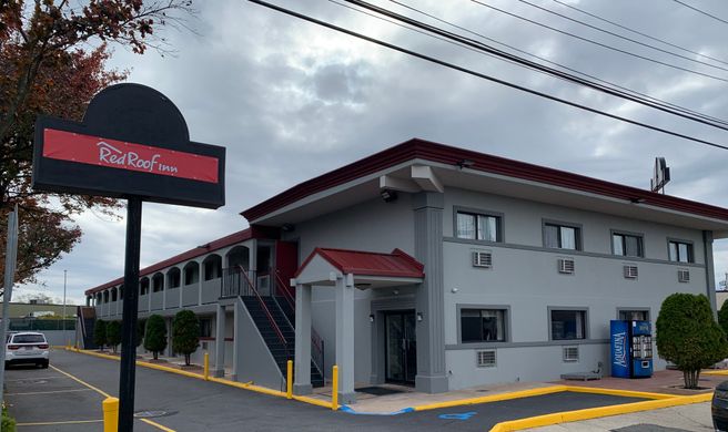 Red Roof Inn Copiague Exterior