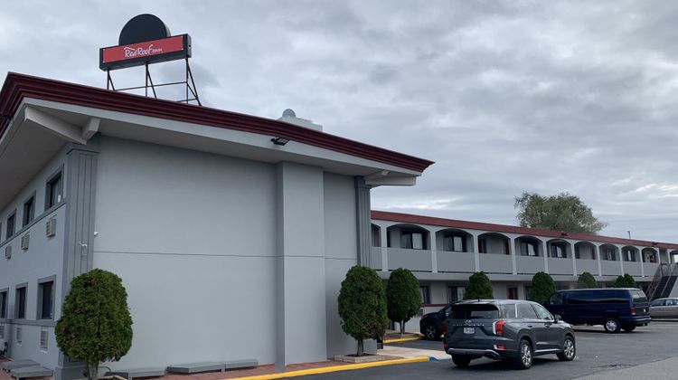 Red Roof Inn Copiague Exterior