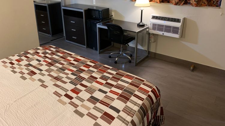 Red Roof Inn Copiague Room