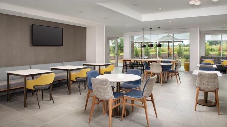 TownePlace Suites Cincinnati Mason Lobby