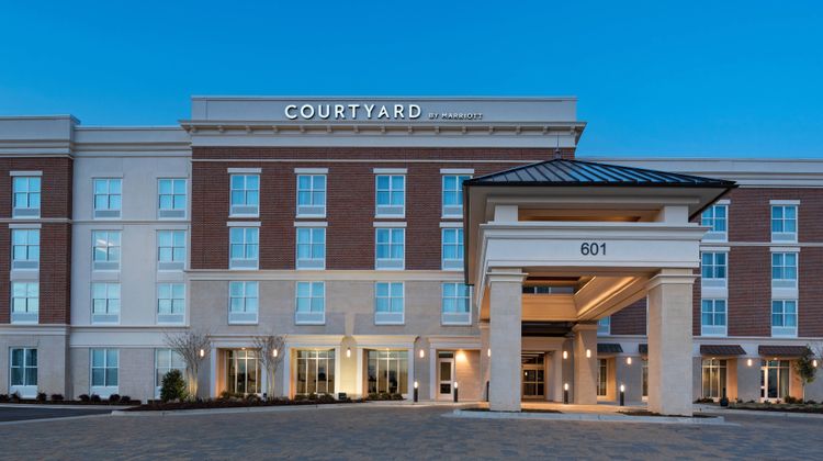Courtyard Jackson Madison Exterior