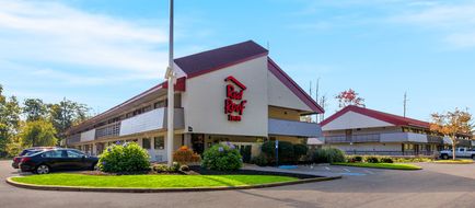 Red Roof Inn Salem Exterior