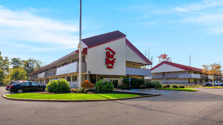 Red Roof Inn Salem Exterior