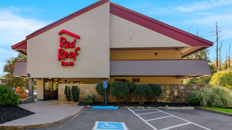 Red Roof Inn Salem Exterior