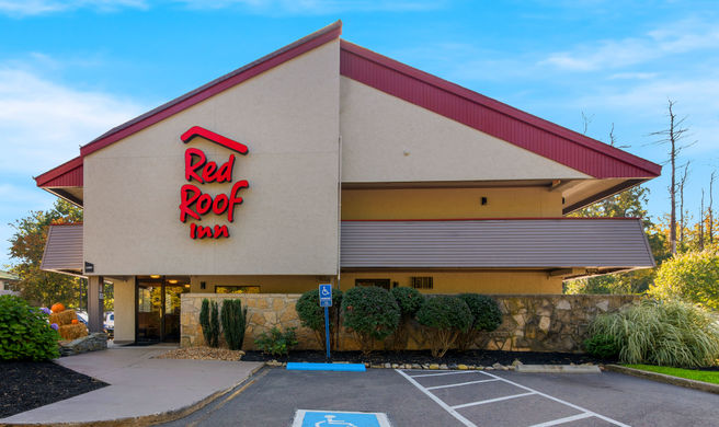 Red Roof Inn Salem Exterior