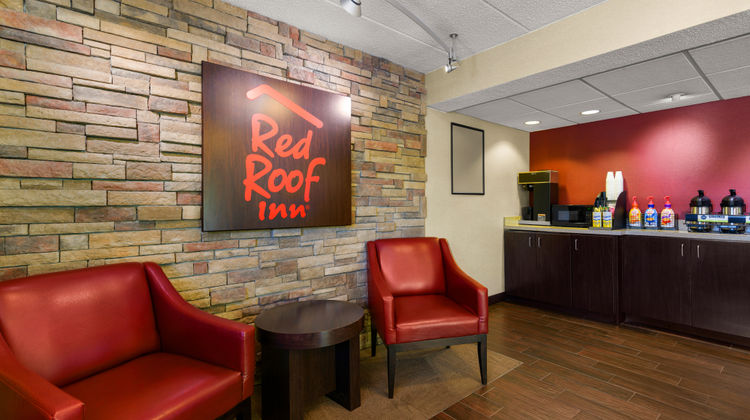 Red Roof Inn Salem Lobby
