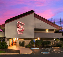 Red Roof Inn Salem Exterior