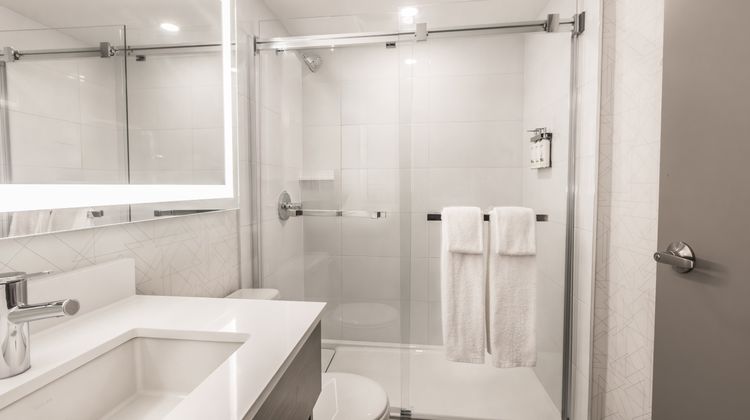 Holiday Inn Express Toronto-North York Room
