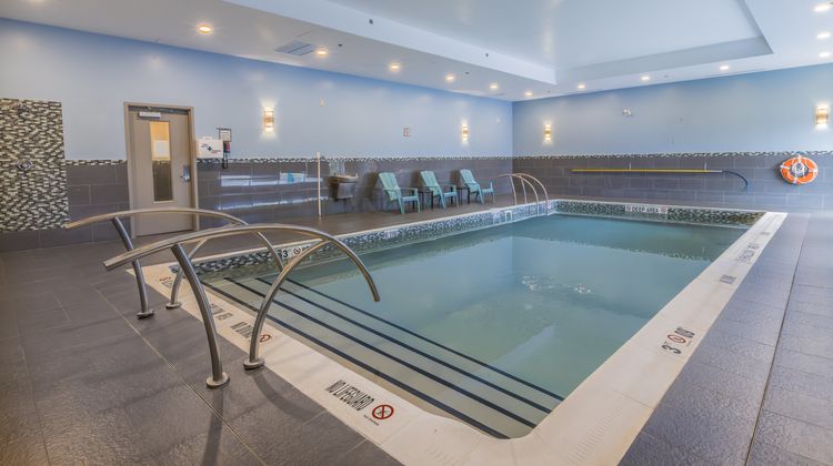 Holiday Inn Express Toronto-North York Pool
