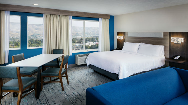 Holiday Inn Express Room