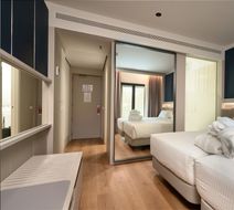 Hotel Becquer Room