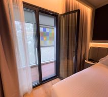 Hotel Becquer Room