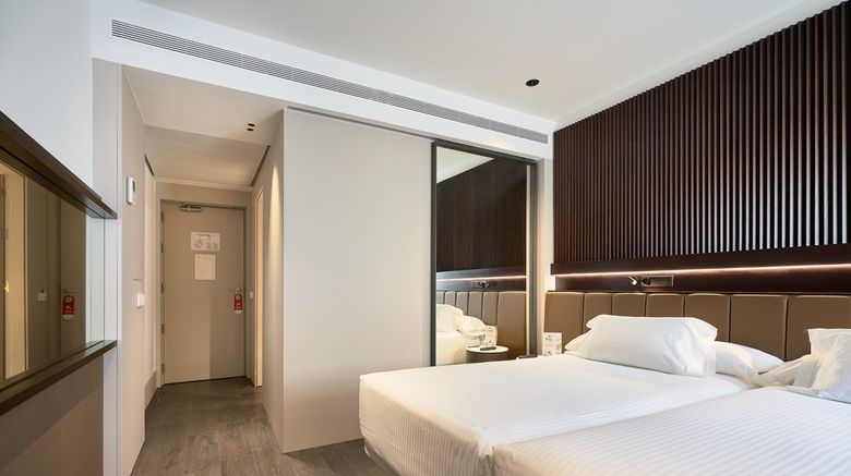 <b>Hotel Becquer Room</b>. Images powered by <a href="https://www.leonardoworldwide.com/" title="Leonardo Worldwide" target="_blank">Leonardo</a>.