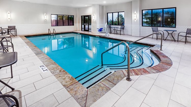 Holiday Inn & Suites Tulsa South Pool