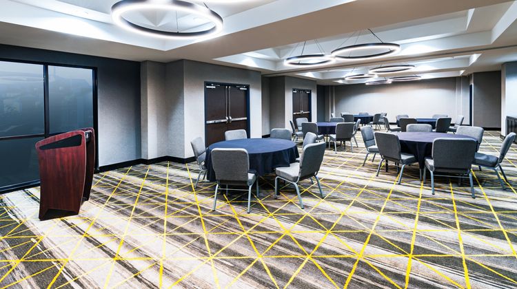 Holiday Inn & Suites Tulsa South Meeting