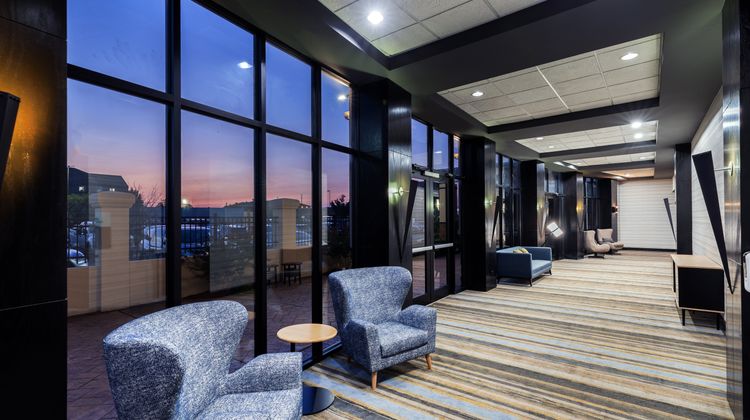 Holiday Inn & Suites Tulsa South Meeting