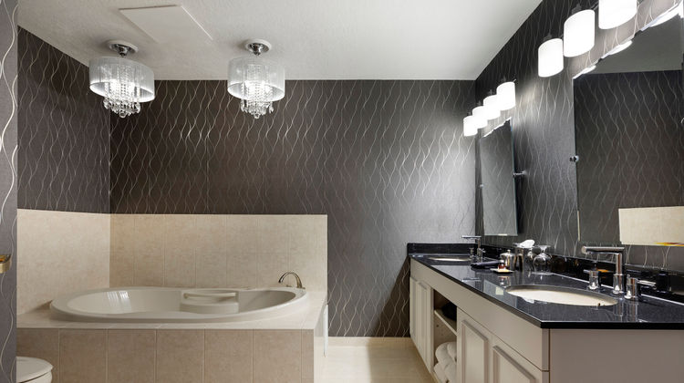 Des Lux Hotel Room