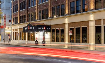 Des Lux Hotel