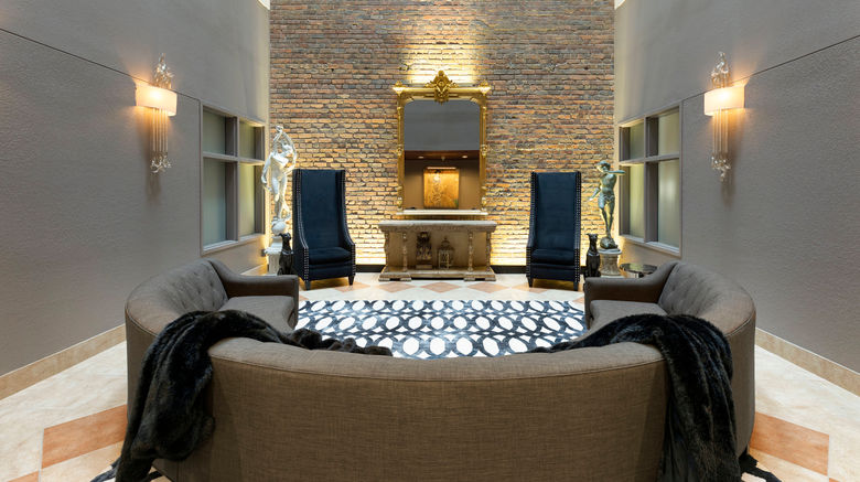 <b>Des Lux Hotel Room</b>. Images powered by <a href="https://www.leonardoworldwide.com/" title="Leonardo Worldwide" target="_blank">Leonardo</a>.