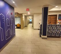 Holiday Inn Express & Suites Lobby