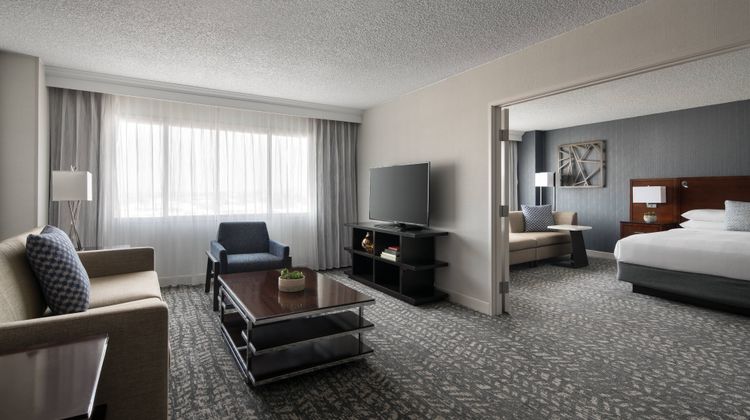 Bakersfield Marriott at the Conv Ctr Suite