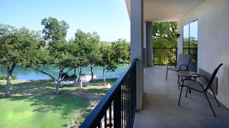 Courtyard New Braunfels River Village Suite