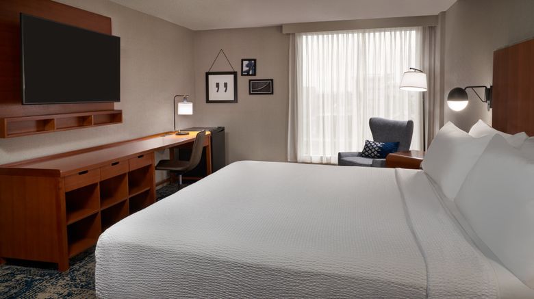 <b>Four Points by Sheraton Hotel & Conf Ctr Room</b>. Images powered by <a href="https://www.leonardoworldwide.com/" title="Leonardo Worldwide" target="_blank">Leonardo</a>.