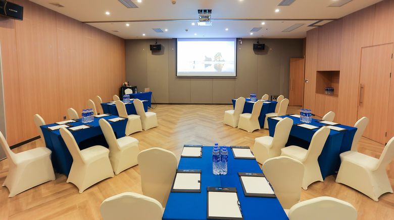 <b>Holiday Inn Express Xuhui Binjiang Meeting</b>. Images powered by <a href="https://www.leonardoworldwide.com/" title="Leonardo Worldwide" target="_blank">Leonardo</a>.
