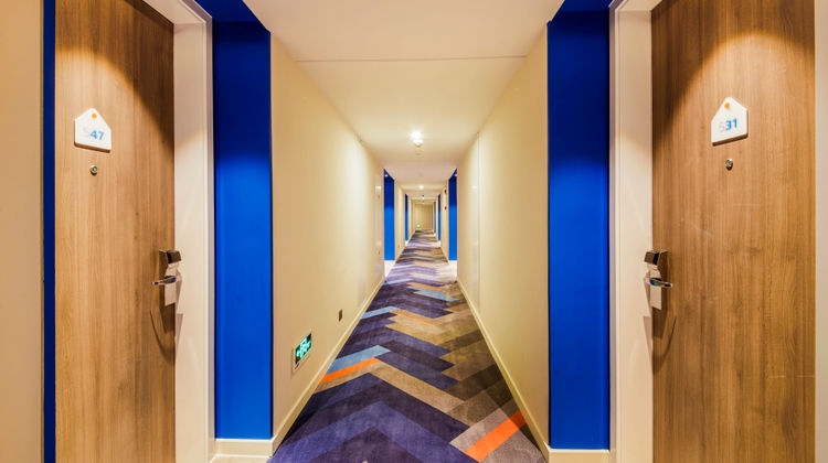 Holiday Inn Express Xuhui Binjiang Lobby