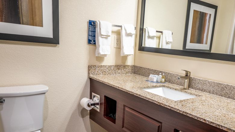 <b>Cobblestone Hotel & Suites Room</b>. Images powered by <a href="https://www.leonardoworldwide.com/" title="Leonardo Worldwide" target="_blank">Leonardo</a>.