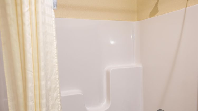 Cobblestone Hotel & Suites Room